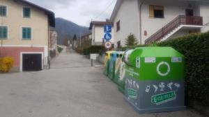 Ulični e-zbiralniki, lokacija Tolmin (Špela Kranjc)